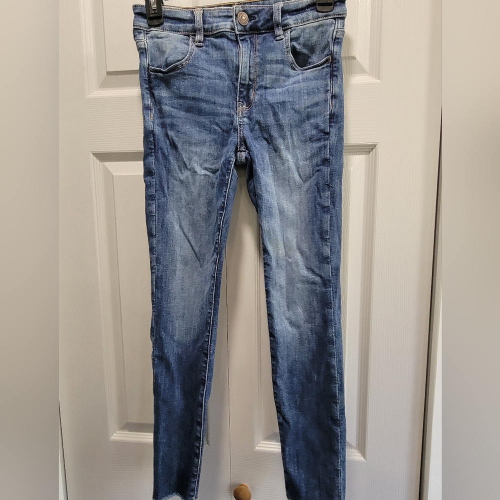 AEO Womens Skinny Jeans With Frayed Bottoms
